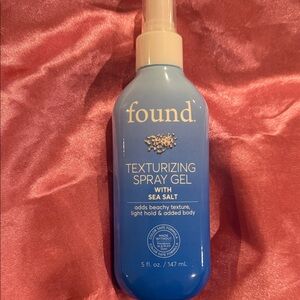 Found Blue Texturizing Spray Gel with Sea Salt